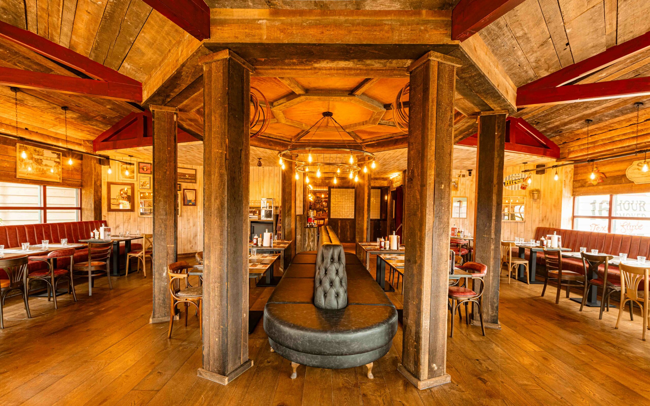 Family Dining at Hickory's Standish