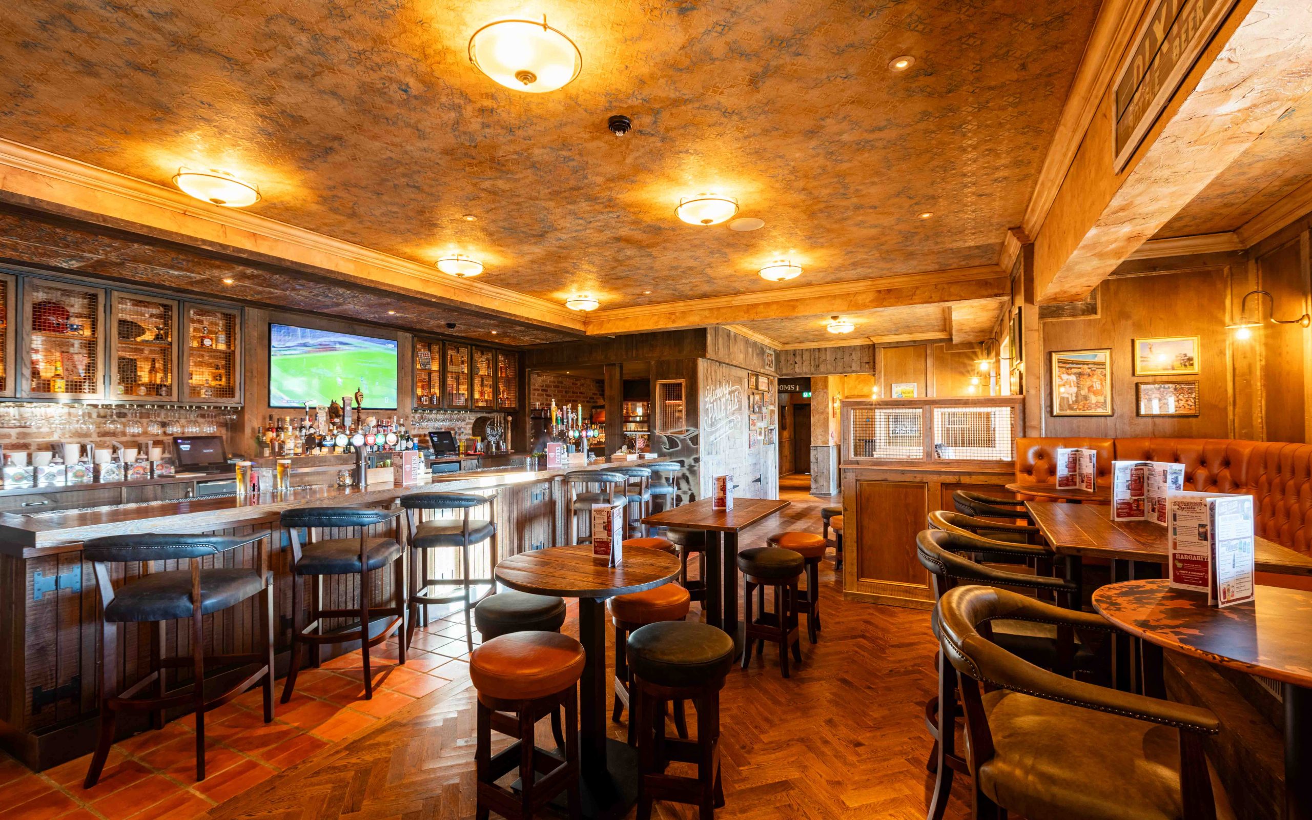 Hickory's Smokehouse Cannock Bar Area